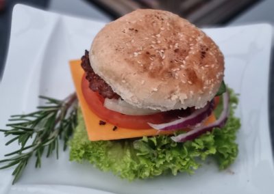 Burger mit Beilage
