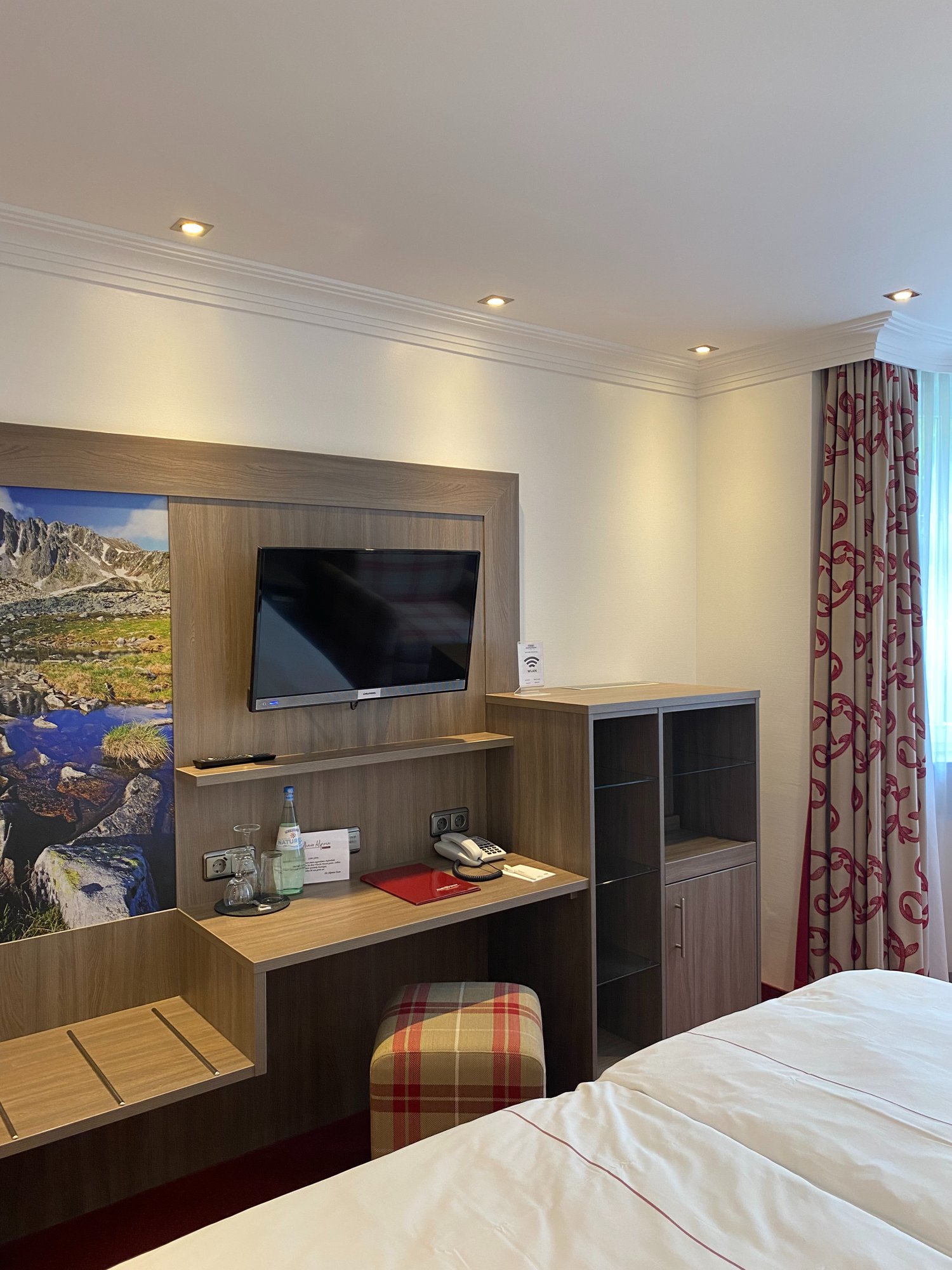 Doppelzimmer Comfort im Hotel Landhaus Alpinia mit Doppelbett